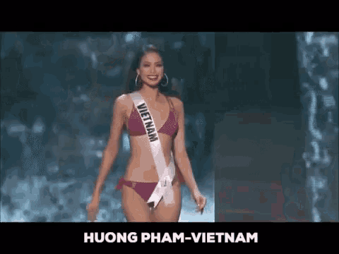 Phamhuong Sashay GIF - Phamhuong Sashay Beauty Pageant GIFs