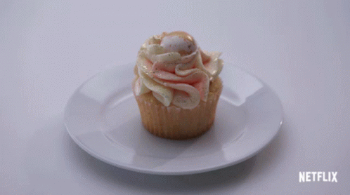 Cupcake Pastry GIF - Cupcake Pastry Dessert GIFs