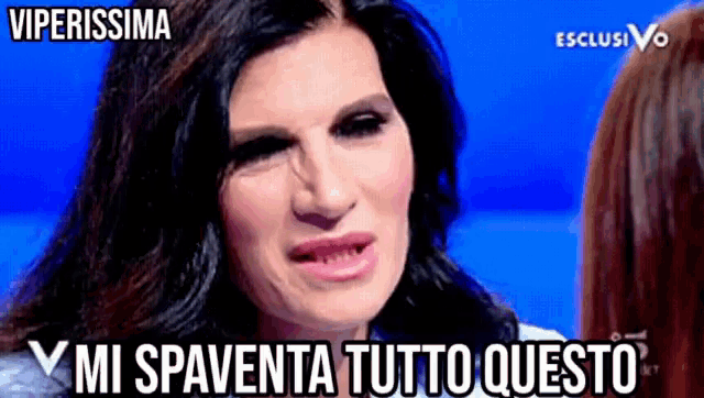 a woman says " mi spaventa tutto questo " in a video