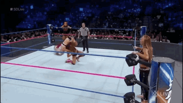a wrestling match is being shown on sd live
