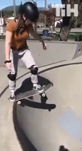 Parkour Epic Fail GIF - Parkour Epic Fail Skateboard GIFs