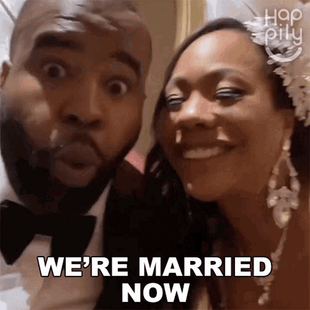 Were Married Now Happily GIF - Were Married Now Happily We Just Got Married GIFs