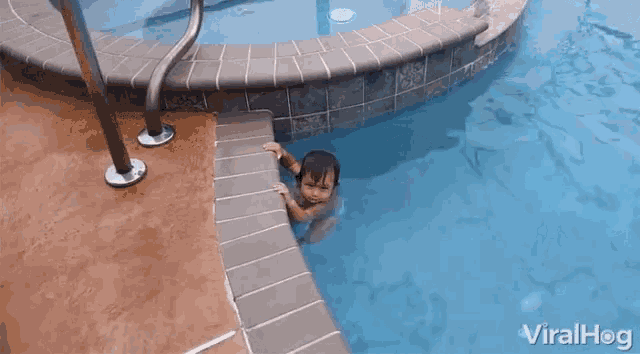Swimming Baby GIF - Swimming Baby Amazing GIFs