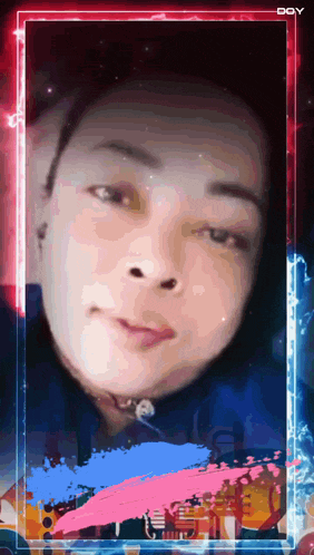 a woman 's face is displayed in a frame that says doy on the bottom