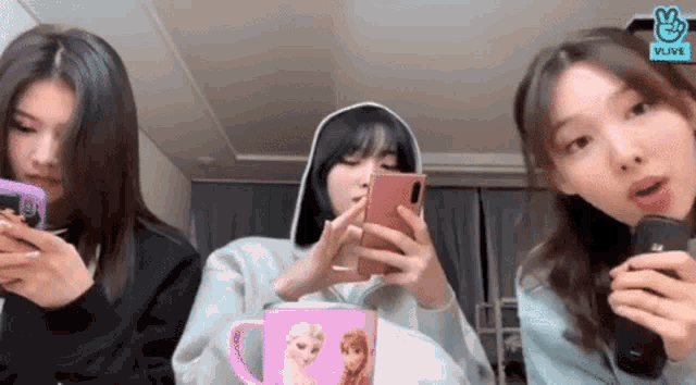 Twice Reaction Samoyeon GIF - Twice Reaction Samoyeon Sana GIFs