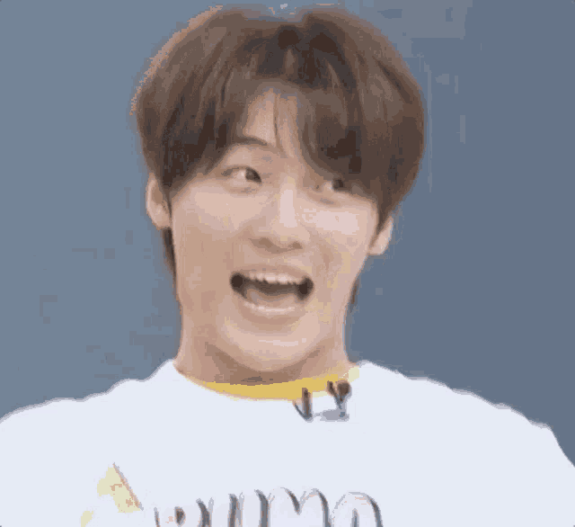 Yugengyin 俞更寅 GIF