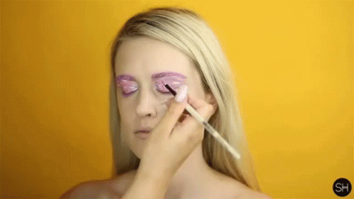 Eye Sparkles Makeup Guru GIF - Eye Sparkles Makeup Guru Tutorial GIFs