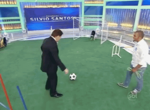 Silvio Santos Cobrando Pênalti GIF - Border Collie Goalie Soccer GIFs