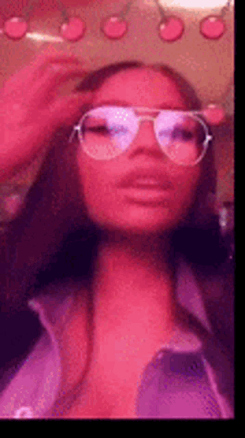 Nicki Minaj GIF