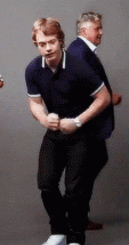 Theon Theon Does A Dance GIF - Theon Theon Does A Dance Alfie Allen GIFs