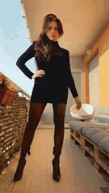 Lbd Short And Tight GIF - Lbd Short And Tight Sexy Mom GIFs