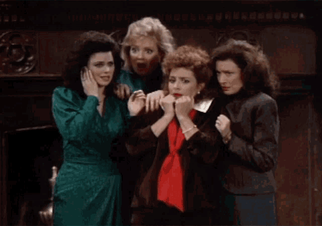 Scared Mary Jo Shively GIF - Scared Mary Jo Shively Annie Potts GIFs