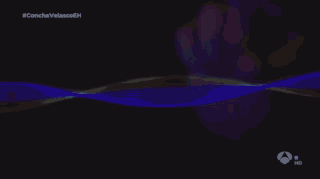a black background with a blue and green wave and the words conchavelascoeh