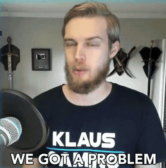 We Got A Problem Klaus GIF - We Got A Problem Klaus We Are Having A Problem Right Now GIFs