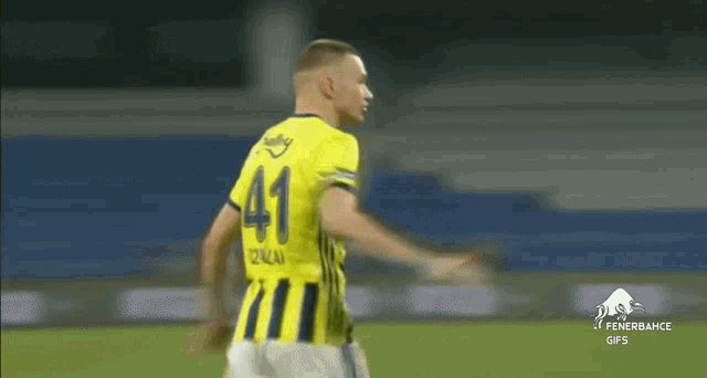 Attila Szalai GIF - Attila Szalai Fenerbahçe GIFs