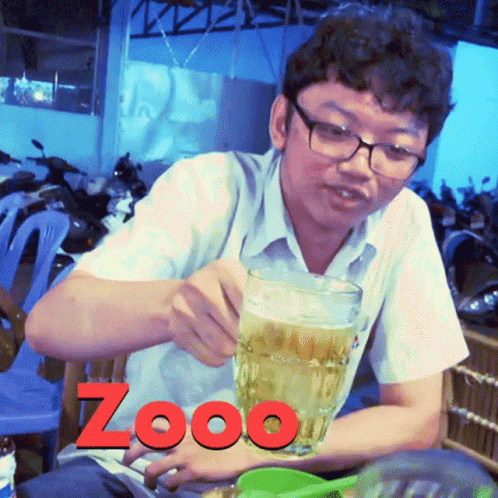 Zooo Cheers GIF - Zooo Cheers Beer GIFs