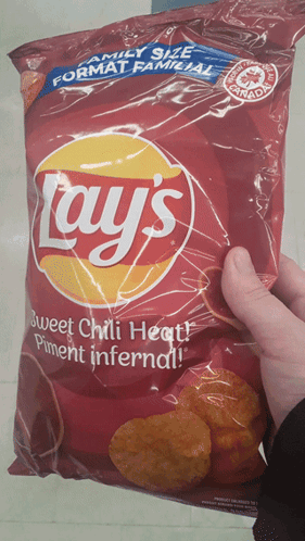 Lays Sweet Chili Heat GIF - Lays Sweet Chili Heat Potato Chips GIFs
