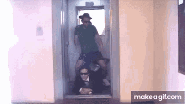 Osso Dance Psy GIF - Osso Dance Psy Elevator GIFs
