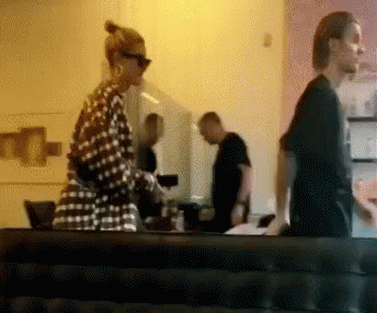 Jailey Hands GIF - Jailey Hands Holding Hands While Walking GIFs