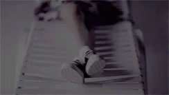 Shoes Aesthetic GIF - Shoes Aesthetic 90s GIFs