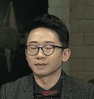 杨迪 敷衍 眼镜 假笑 GIF - Yang Di Perfunctory Glasses GIFs