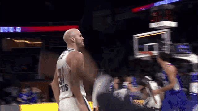 a basketball player with the number 31 on his back