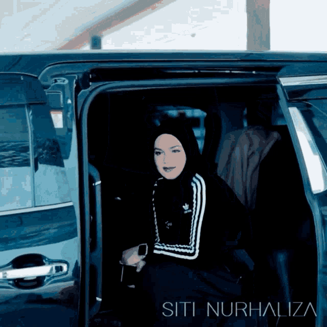 Siti Nurhaliza Diva GIF - Siti Nurhaliza Diva Coming GIFs