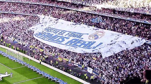 a soccer stadium with a banner that says " hasta el final "