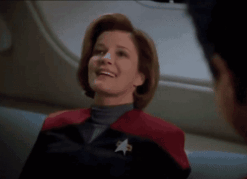 Kathryn Janeway Chakotay GIF - Kathryn Janeway Chakotay Captain Janeway GIFs
