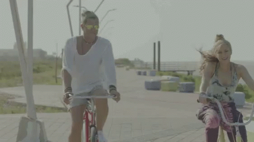 Carlos Vives Y Shakira La Bicicleta GIF - Carlos Vives Shakira La Bicicleta GIFs