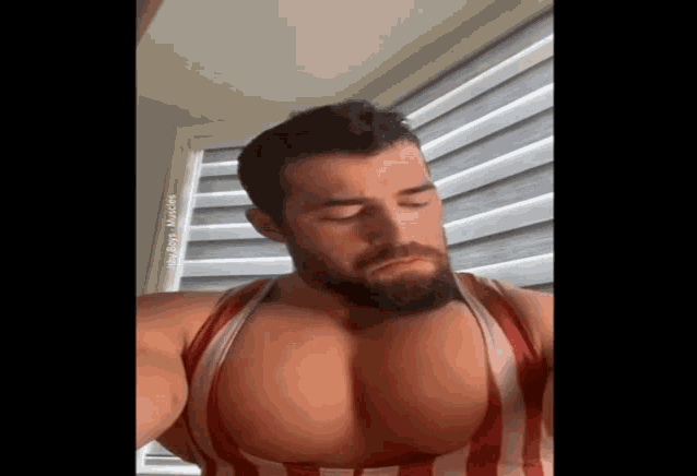 Muscle Man Pec Bounce GIF - Muscle Man Pec Bounce Chest GIFs