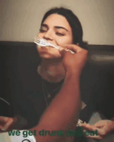 Kendall Jenner Funny And Cute GIF - Kendall Jenner Funny And Cute GIFs