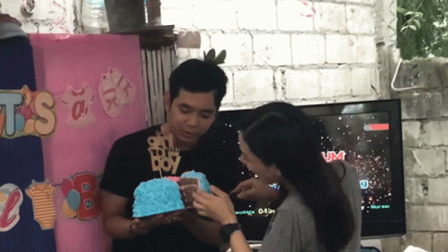 Baby Girl Dane Manalad GIF - Baby Girl Dane Manalad Hiniwa Ang Cake GIFs