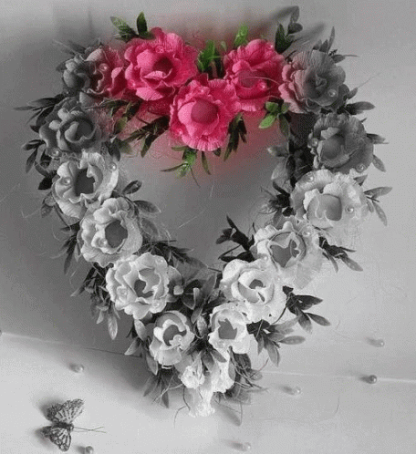 Wreath Flowers GIF - Wreath Flowers GIFs