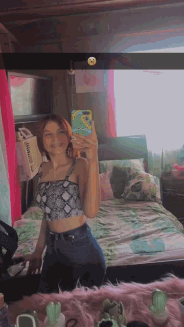 Selfie Smile GIF - Selfie Smile Mirror Selfie GIFs