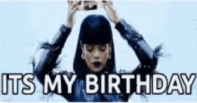 Queen Rihanna GIF - Queen Rihanna Its My Birthday GIFs