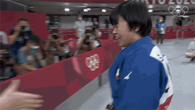 Shake Hands Hamada Shori GIF - Shake Hands Hamada Shori Japan Judo Team GIFs