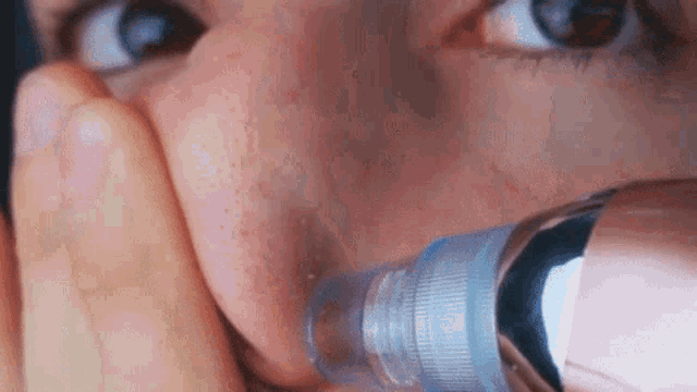 Whitehead Extractor Extractor GIF - Whitehead Extractor Extractor Skincare GIFs