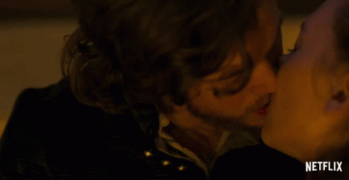 Kissing Couple GIF - Kissing Couple In Love GIFs