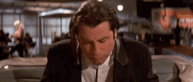 Chewing 1second GIF - Chewing 1second Pulp Fiction GIFs