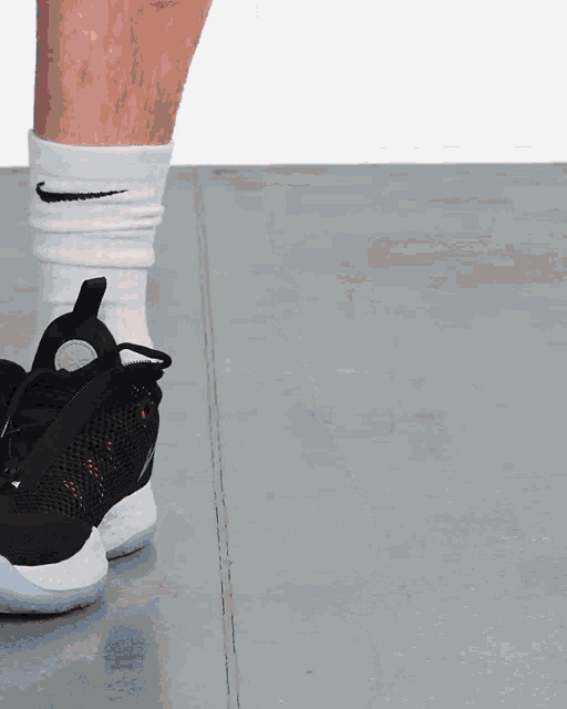 Basketball Shoes GIF - Basketball Shoes Nike GIFs