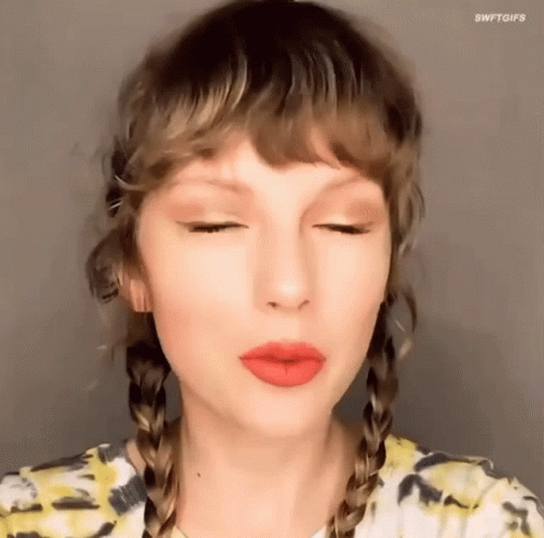 Taylor Swift Mwah GIF - Taylor Swift Mwah Kiss GIFs