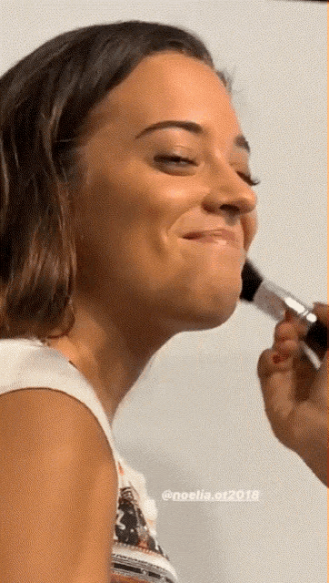 Noelia Ot Makeup GIF - Noelia Ot Makeup Selfie GIFs