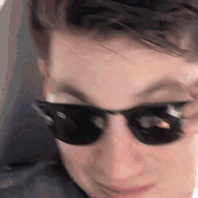 Wow Sunglasses GIF - Wow Sunglasses Noah GIFs