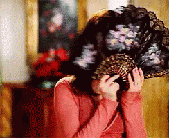 When You Hate How You Look But It'S Too Late To Change GIF - Anne Hathaway Fan Reveal GIFs