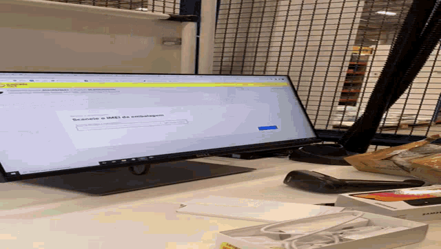 a computer monitor is open to a page that says " scannen a bill " on it