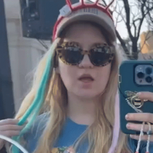 Taking A Selfie Shanna Lisa GIF - Taking A Selfie Shanna Lisa Marissa Rachel GIFs