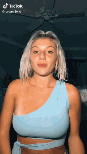 Wowsheissexyg GIF - Wowsheissexyg GIFs