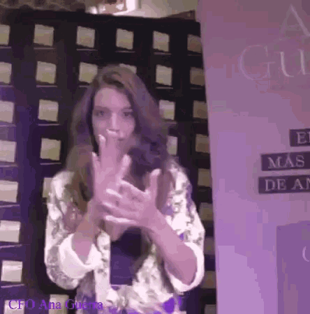 Ana Guerra Clap GIF - Ana Guerra Clap Clapping GIFs