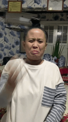 Filipino Deaf Filipino Sign Language GIF - Filipino Deaf Filipino Sign Language Bad Smell GIFs